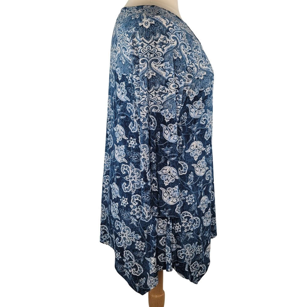 Avenue Blue‎ & White Floral Paisley Blouse - Picture 4 of 12